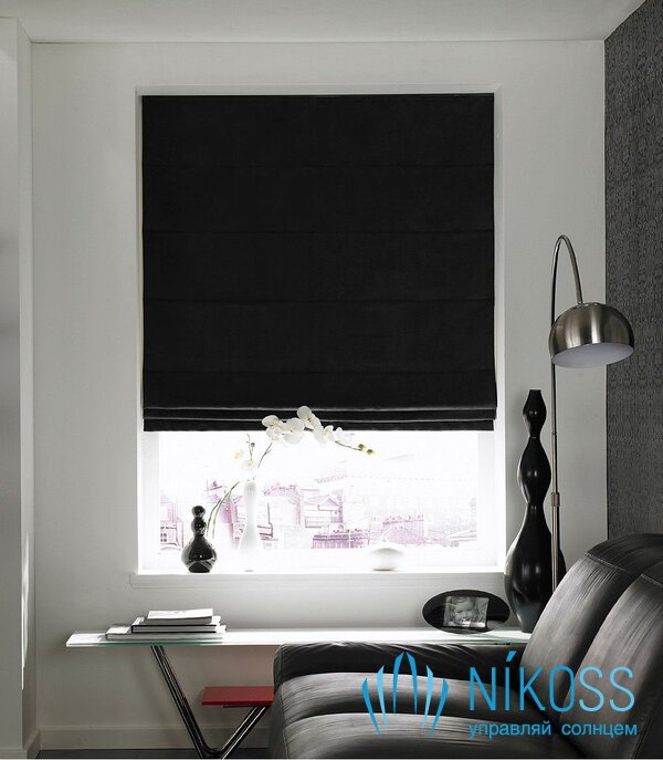 Чорні римські штори на вікна
