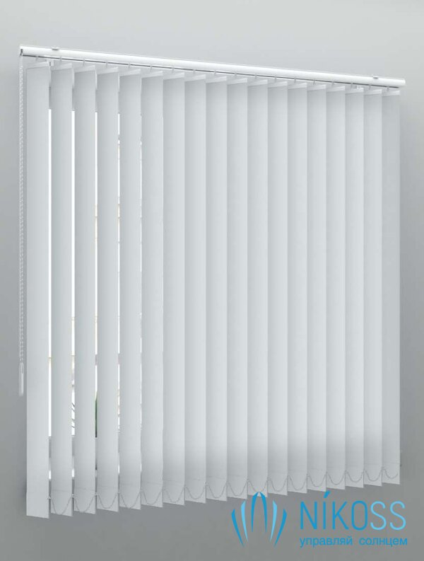 Білі вертикальні жалюзі на вікна