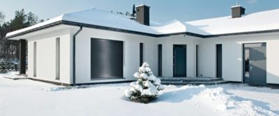 Що робити, якщо примерзли захисні ролети на вхідних дверях?